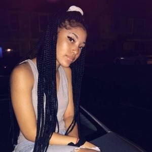 Meet your Posher, Moné